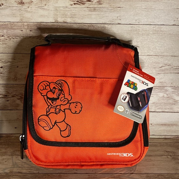 The 3DS Super Mario Universal Transporter Case - Picture 1 of 12